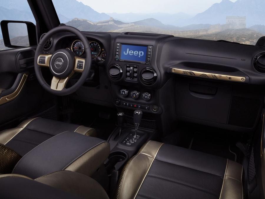  Jeep Wrangler Dragon Design Concept 2012 года  (фото 12 из 29)